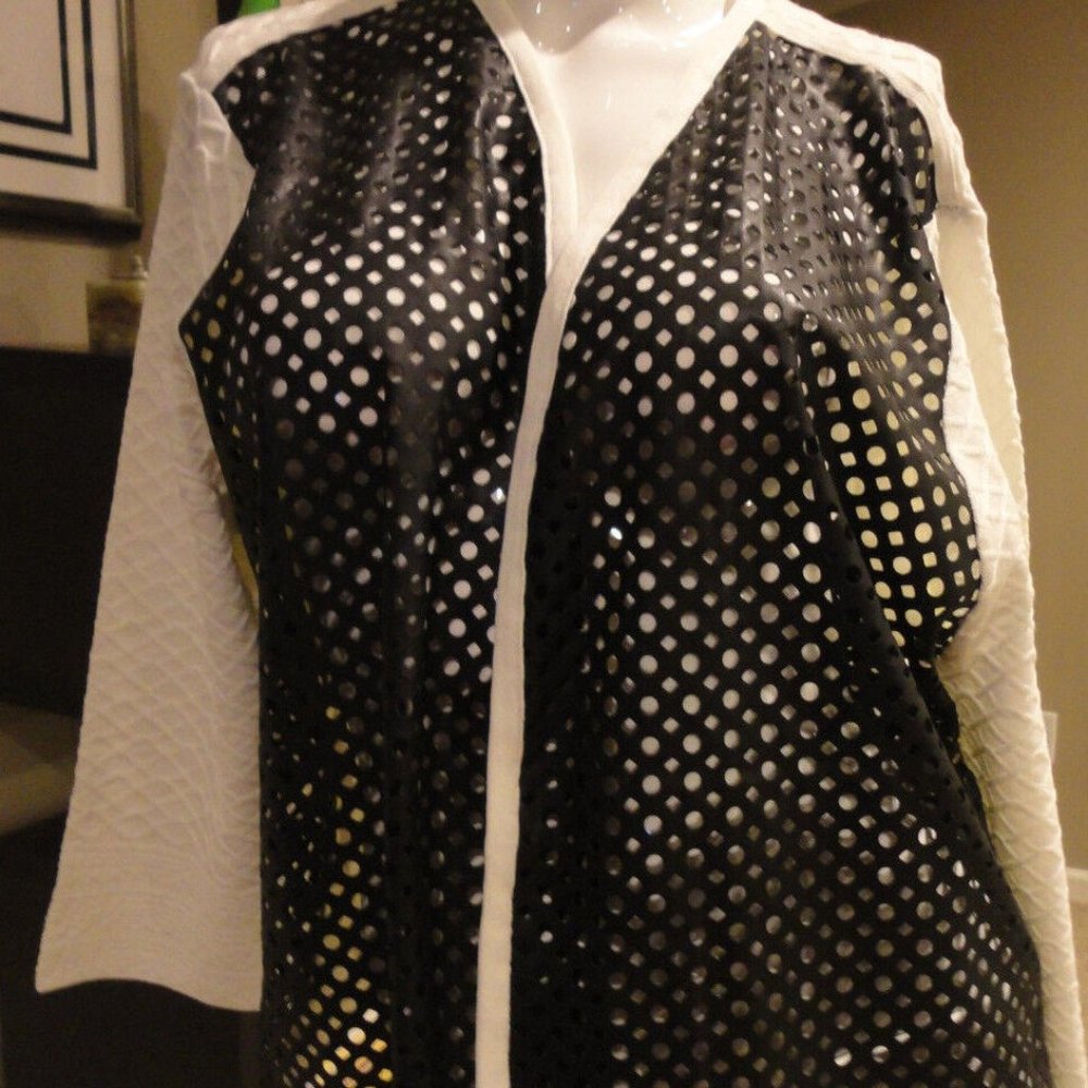 NWT $119.00 Chico's Textured Leticia Cardigan. Black/Ecru.Size: 3 (16/18 XL).